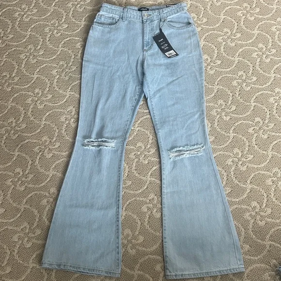 Express Mid Rise Light Wash '70s Flare Jeans size 6 NWT - Picture 2 of 8